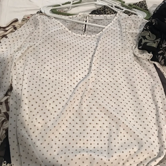 Clothing mostly large - Picture 2 of 8